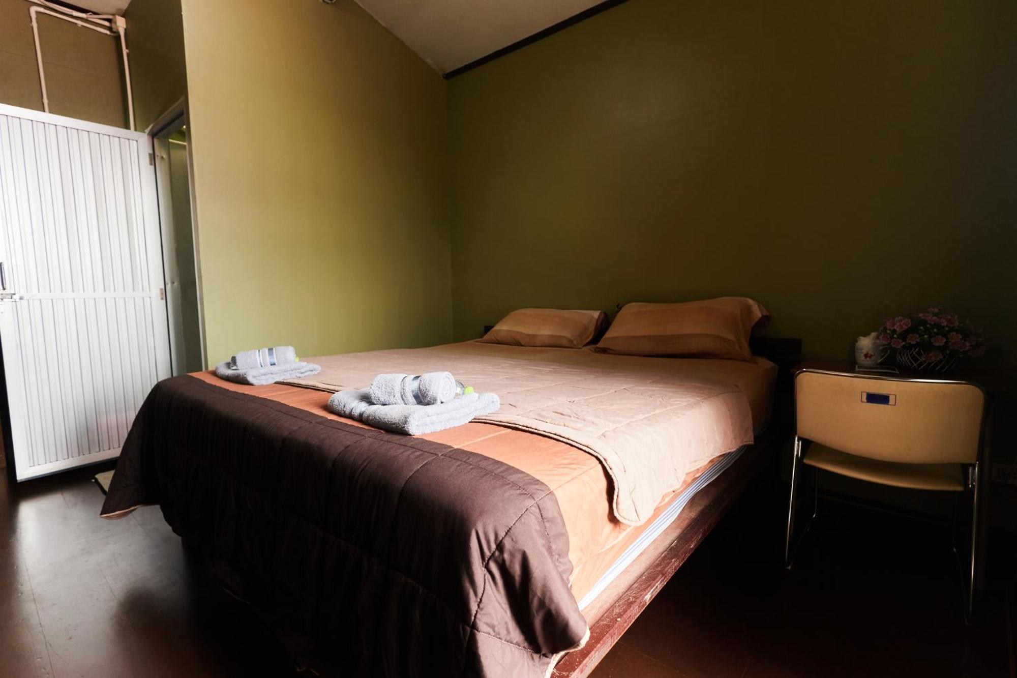 Chommuang Guest House Phra Nakhon Si Ayutthaya Bilik gambar